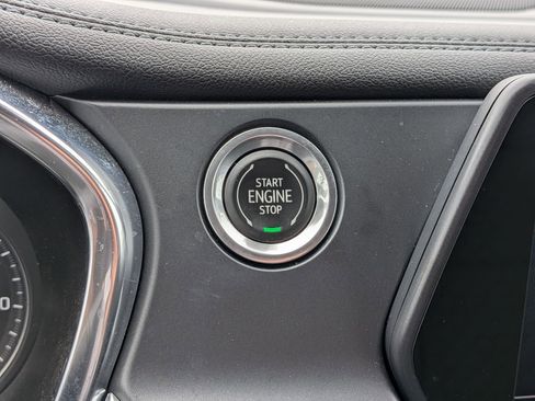 Used 2022 Chevrolet Blazer LT FWD image 16