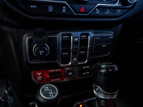 Used 2020 Jeep Wrangler Unlimited Rubicon w/ Dual Top Group image 49