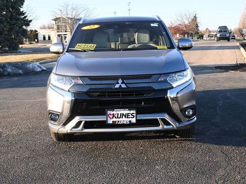 Used 2022 Mitsubishi Outlander 4WD Plug-In Hybrid image 14
