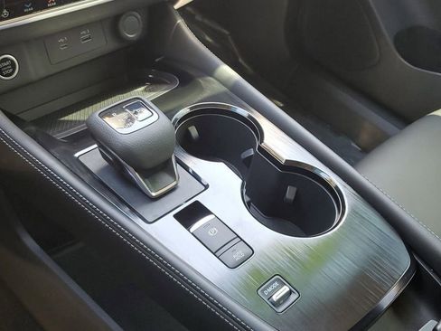 Used 2022 Nissan Rogue SL image 34