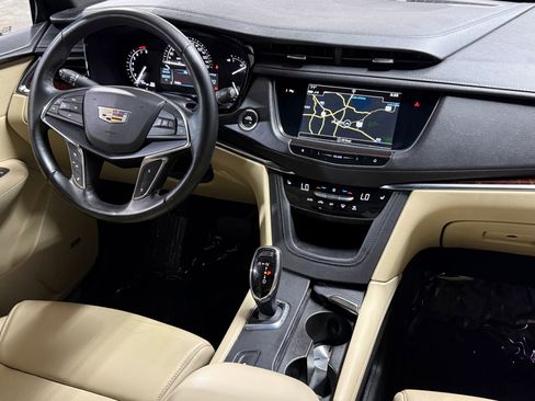 Used 2019 Cadillac XT5 Luxury image 4