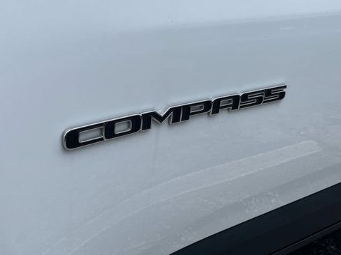 Used 2022 Jeep Compass Limited AWD/4WD image 9