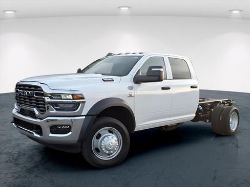 New 2026 RAM 4500 Tradesman w/ Chrome Appearance Group AWD/4WD image 2