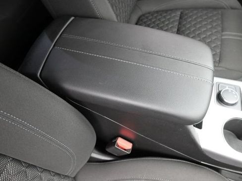 Used 2019 Chevrolet Blazer LT FWD image 34