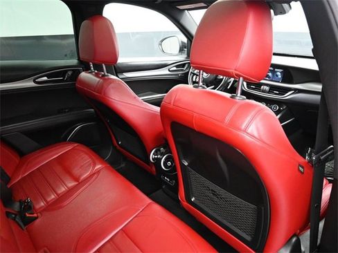 Used 2022 Alfa Romeo Stelvio Veloce image 42