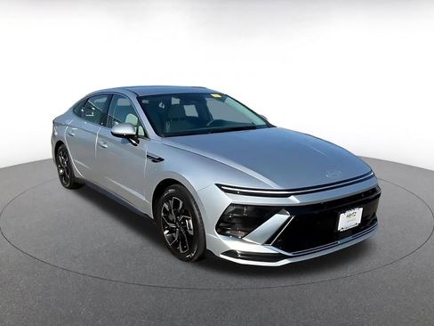 Used 2025 Hyundai Sonata SEL image 3