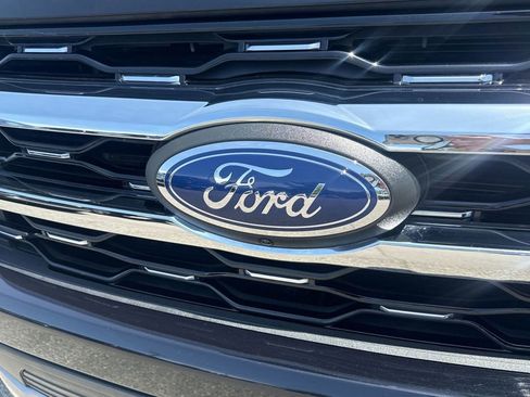Used 2023 Ford Expedition Limited AWD/4WD image 9