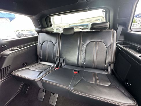 Used 2023 Ford Expedition Platinum AWD/4WD image 26