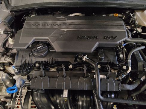 Used 2025 Hyundai Elantra Sport FWD image 30