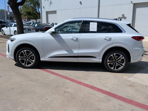 Used 2025 Audi Q5 Premium Plus w/ Premium Plus AWD/4WD image 7