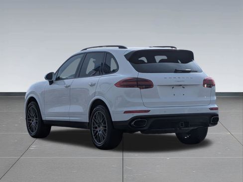 Used 2017 Porsche Cayenne Platinum Edition image 3