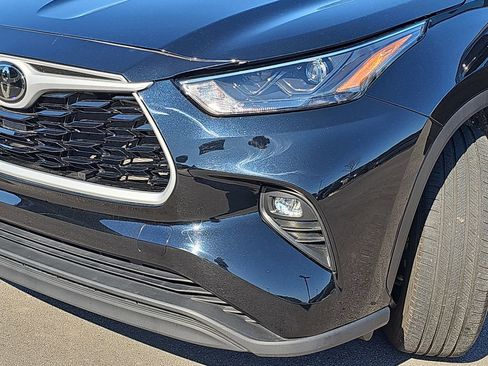 Used 2022 Toyota Highlander XLE image 36