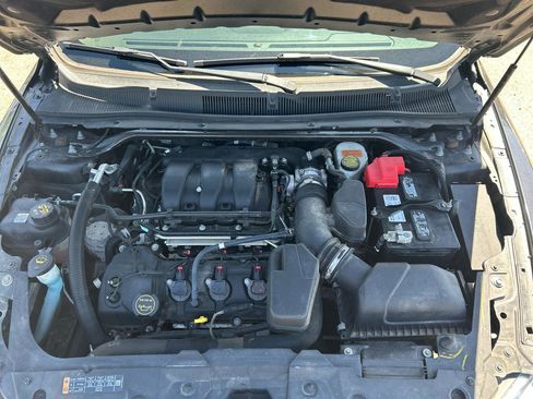 Used 2016 Ford Taurus Limited FWD image 27