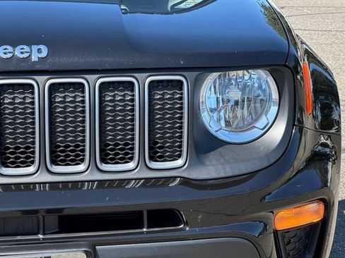 Used 2023 Jeep Renegade Latitude AWD/4WD image 52
