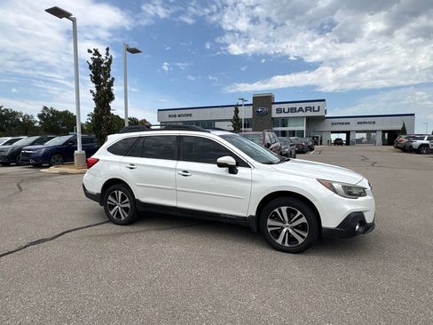 Used 2018 Subaru Outback 2.5i Limited AWD/4WD image 1