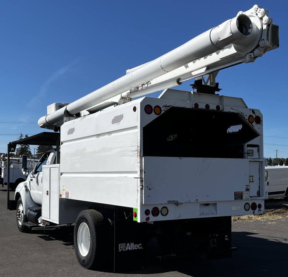 Used 2013 Ford F750 2WD Regular Cab Super Duty image 7