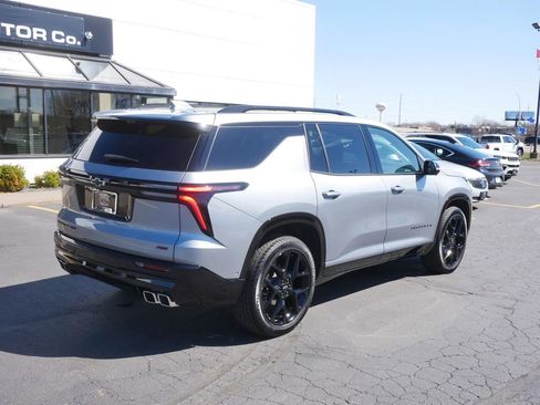 Used 2025 Chevrolet Traverse RS w/ LPO, Floor Liner Package AWD/4WD image 7