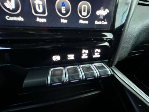 Used 2020 RAM 2500 Laramie w/ Night Edition AWD/4WD image 33
