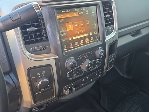 Used 2017 RAM 2500 Big Horn w/ Sport Appearance Group AWD/4WD image 17