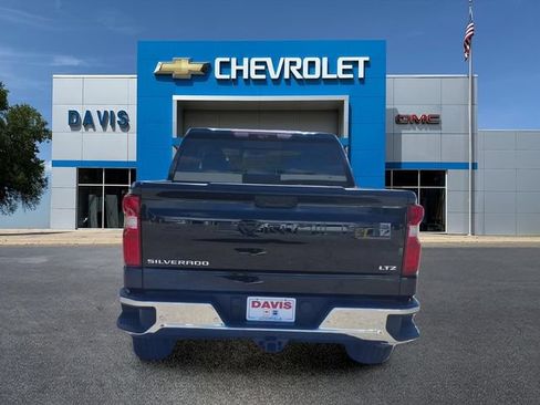 New 2026 Chevrolet Silverado 1500 LTZ w/ LTZ Premium Package AWD/4WD image 4