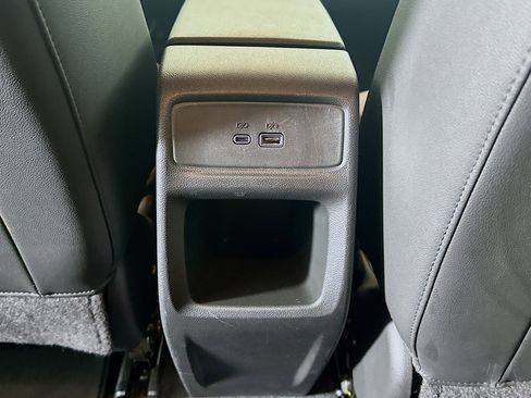 Used 2025 Chevrolet Trax LT w/ LT Convenience Package image 27