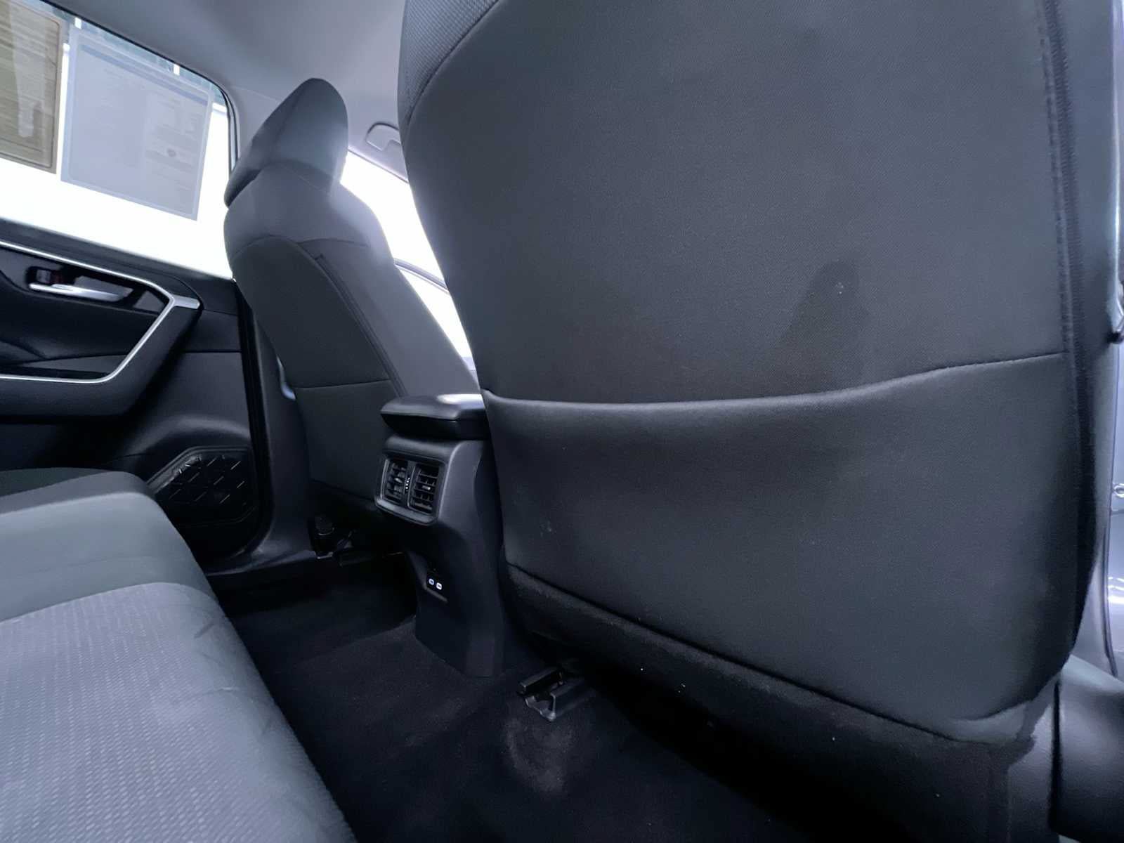 Used 2025 Toyota RAV4 XLE AWD/4WD image 39