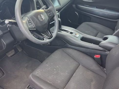 Used 2017 Honda HR-V EX image 3