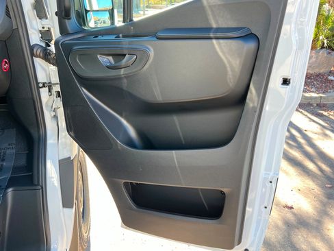 New 2026 Mercedes-Benz Sprinter 2500 image 17
