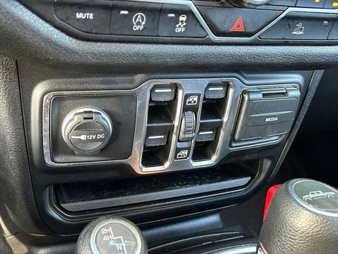 Certified 2025 Jeep Gladiator Sport AWD/4WD image 25