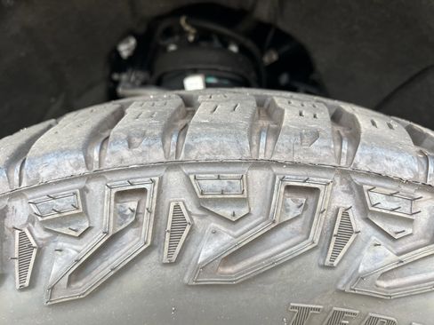 Used 2025 Chevrolet Silverado 1500 ZR2 w/ Technology Package image 12