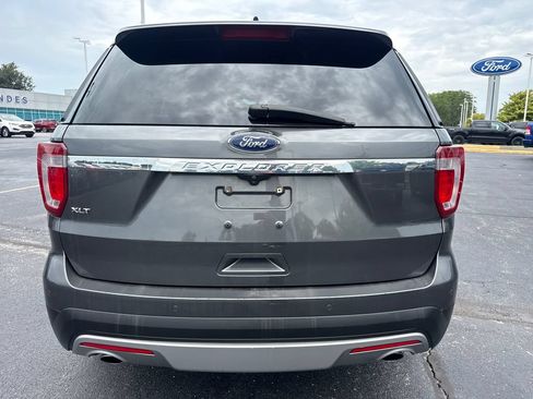 Used 2017 Ford Explorer XLT w/ Equipment Group 202A FWD image 8