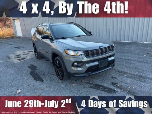 Used 2023 Jeep Compass Latitude AWD/4WD image 1