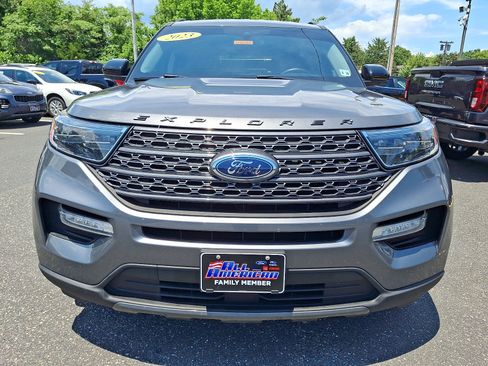 Certified 2023 Ford Explorer XLT w/ Equipment Group 202A AWD/4WD image 3