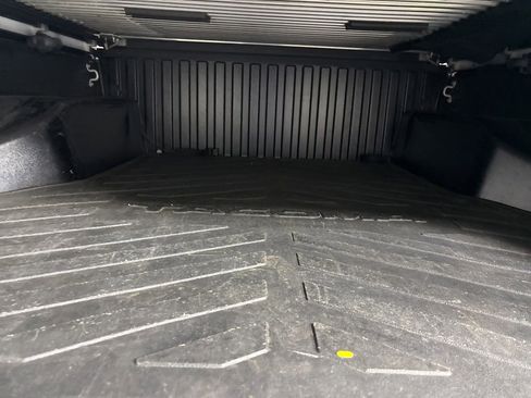Used 2021 Toyota Tacoma SR5 AWD/4WD image 23