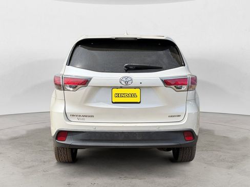 Used 2015 Toyota Highlander Limited w/ Driver Technology Package image 4
