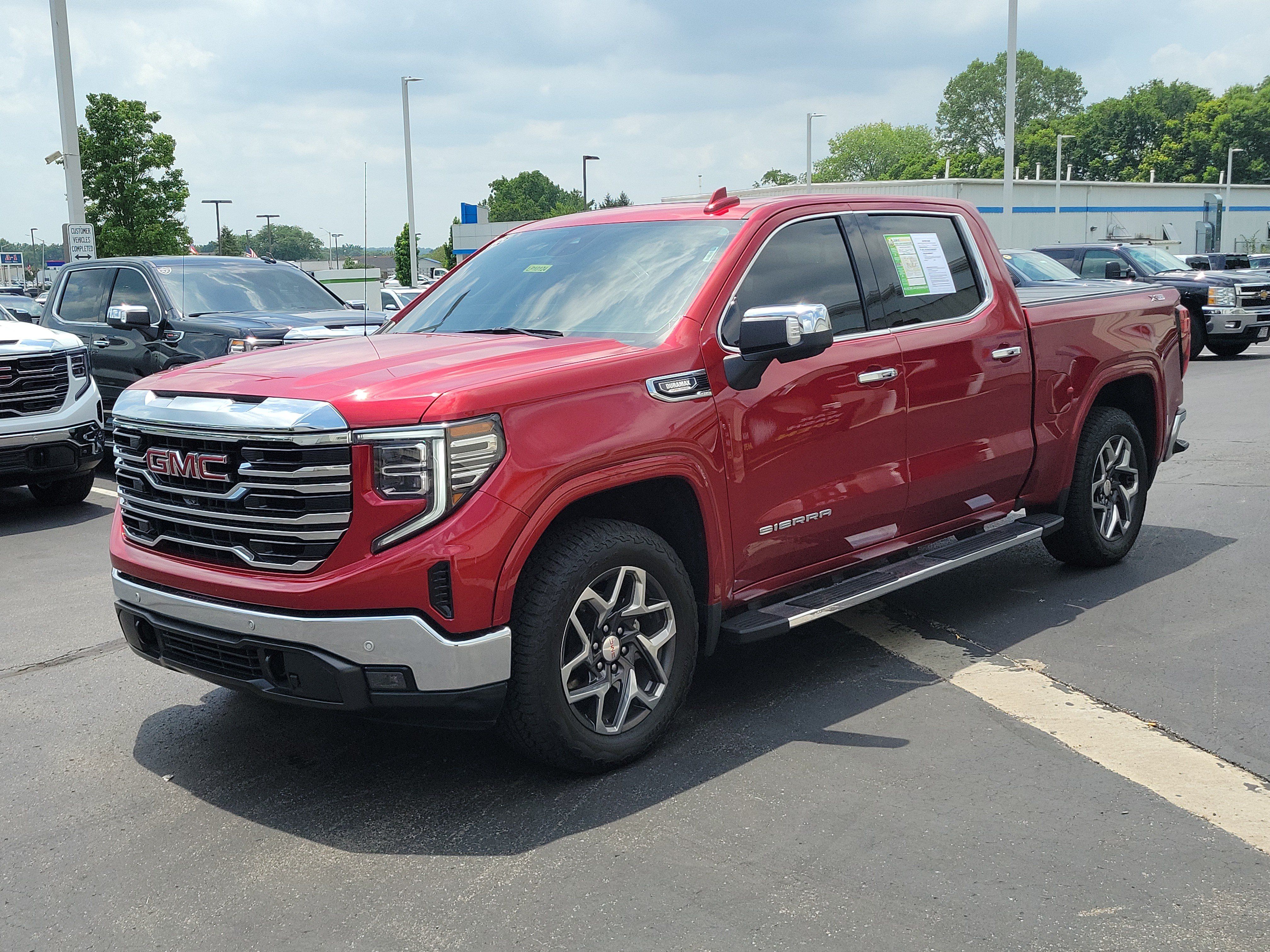 Used 2024 GMC Sierra 1500 SLT w/ SLT Premium Plus Package AWD/4WD image 2