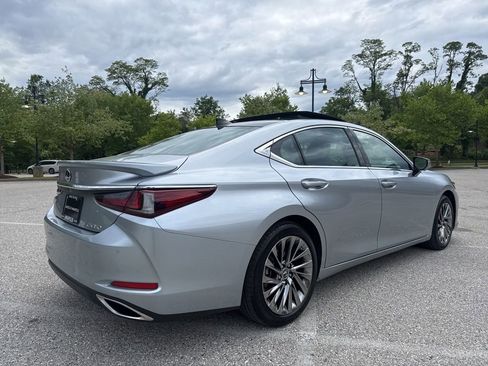 Used 2025 Lexus ES 350 Ultra Luxury FWD image 10