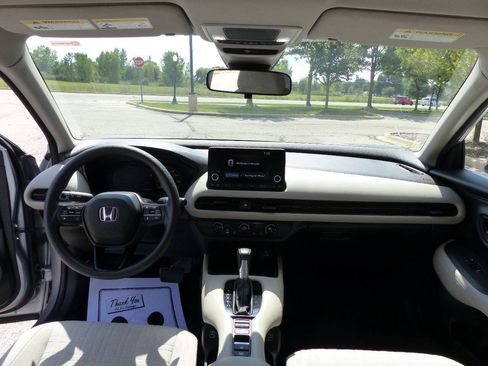 Used 2023 Honda HR-V LX image 35