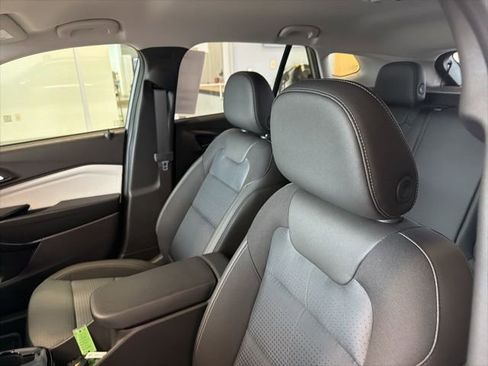 New 2026 Chevrolet Trax LT w/ Driver Confidence Package image 11