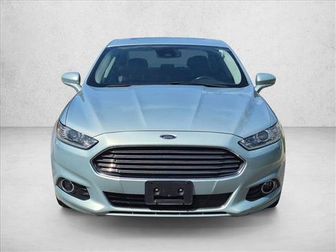 Used 2014 Ford Fusion SE w/ Equipment Group 502A FWD image 2