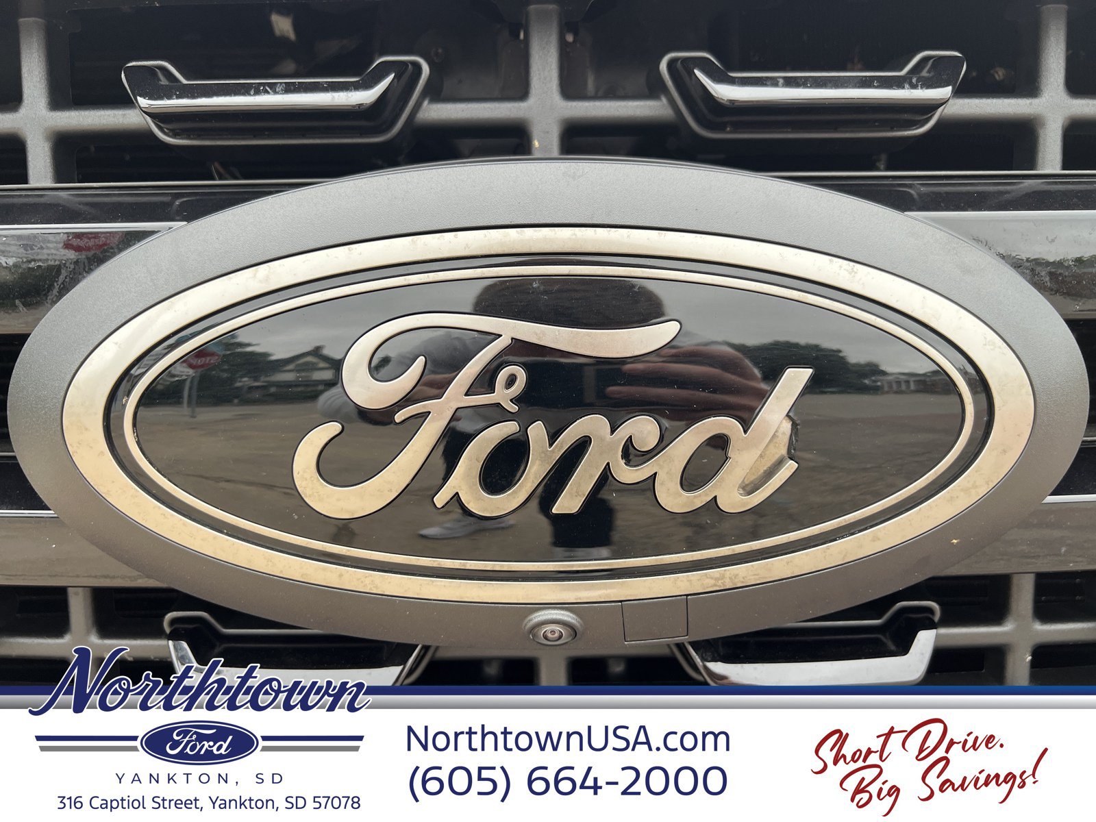 Used 2024 Ford F250 Lariat w/ Black Appearance Package AWD/4WD image 3