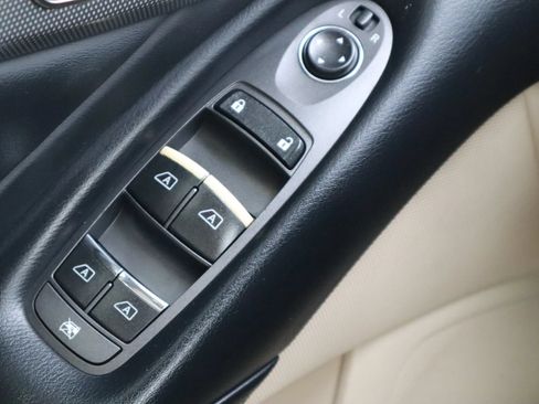 Used 2016 INFINITI Q50 3.0t Premium RWD image 27