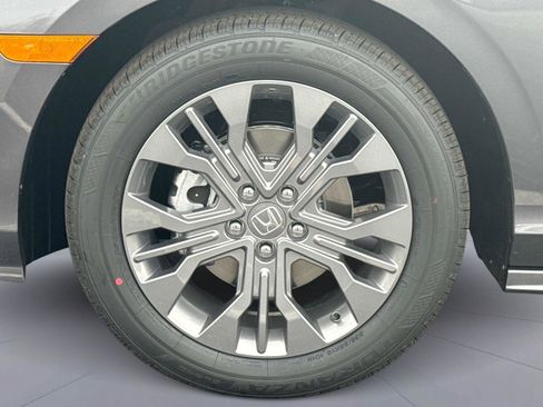 New 2026 Honda Odyssey Touring image 11