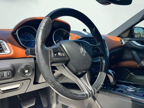 Used 2018 Maserati Ghibli RWD image 17