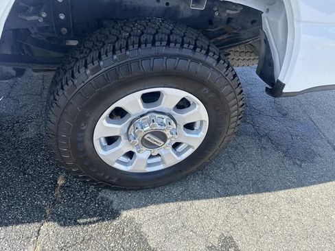 Used 2023 Ford F250 XLT w/ FX4 Off-Road Package AWD/4WD image 12