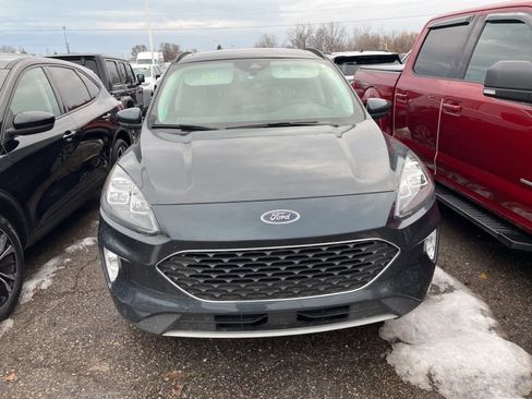 Used 2022 Ford Escape Titanium w/ Class II Trailer Tow Package image 19