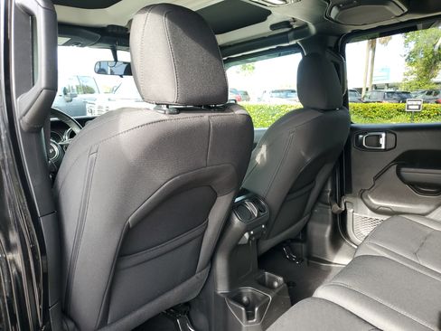 Used 2022 Jeep Wrangler Unlimited Sport image 13