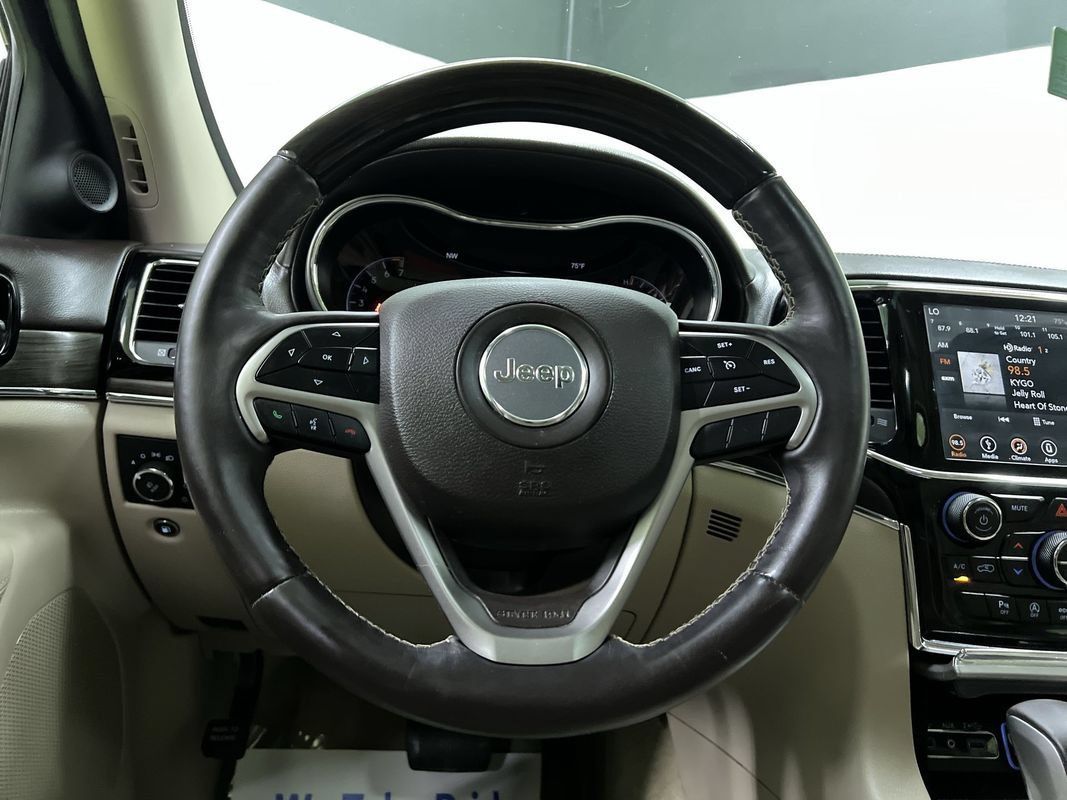 Used 2019 Jeep Grand Cherokee Overland AWD/4WD image 21