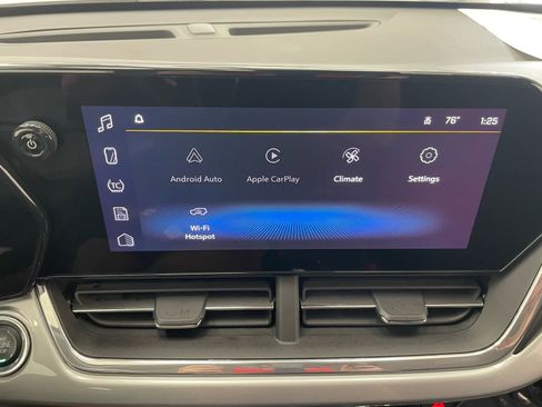 Used 2026 Chevrolet Trax LT w/ Driver Confidence Package FWD image 3