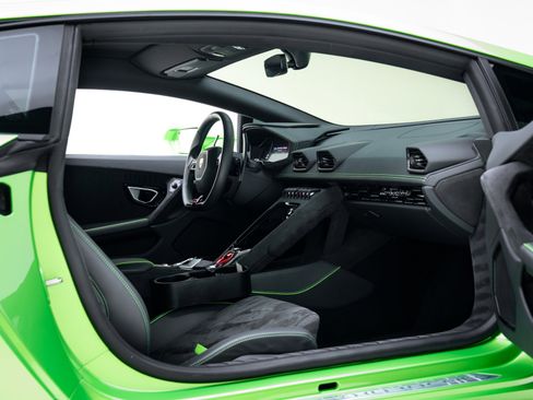 Used 2023 Lamborghini Huracan Tecnica image 36